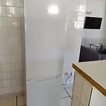 Spacieuse Et Confortable Maison Avec Garage Дом отдыха