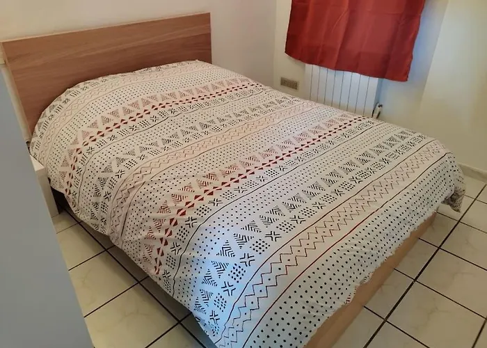 Spacieuse Et Confortable Maison Avec Garage *