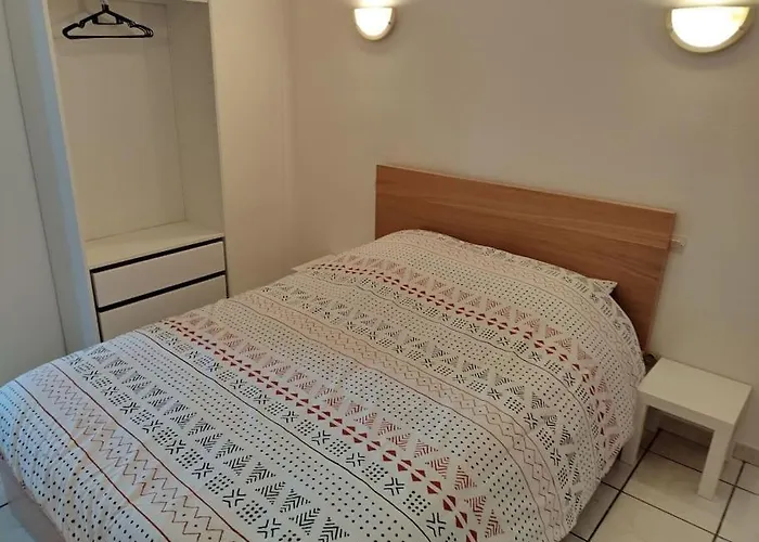 Casa vacanze Spacieuse Et Confortable Maison Avec Garage Anzin